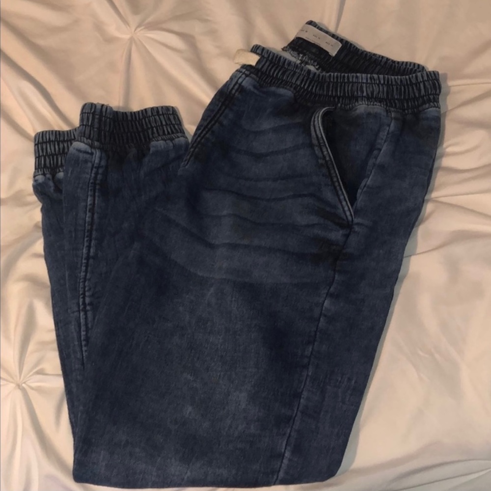 Boy’s XL/Men’s S stretchy jogger. Jean joggers.